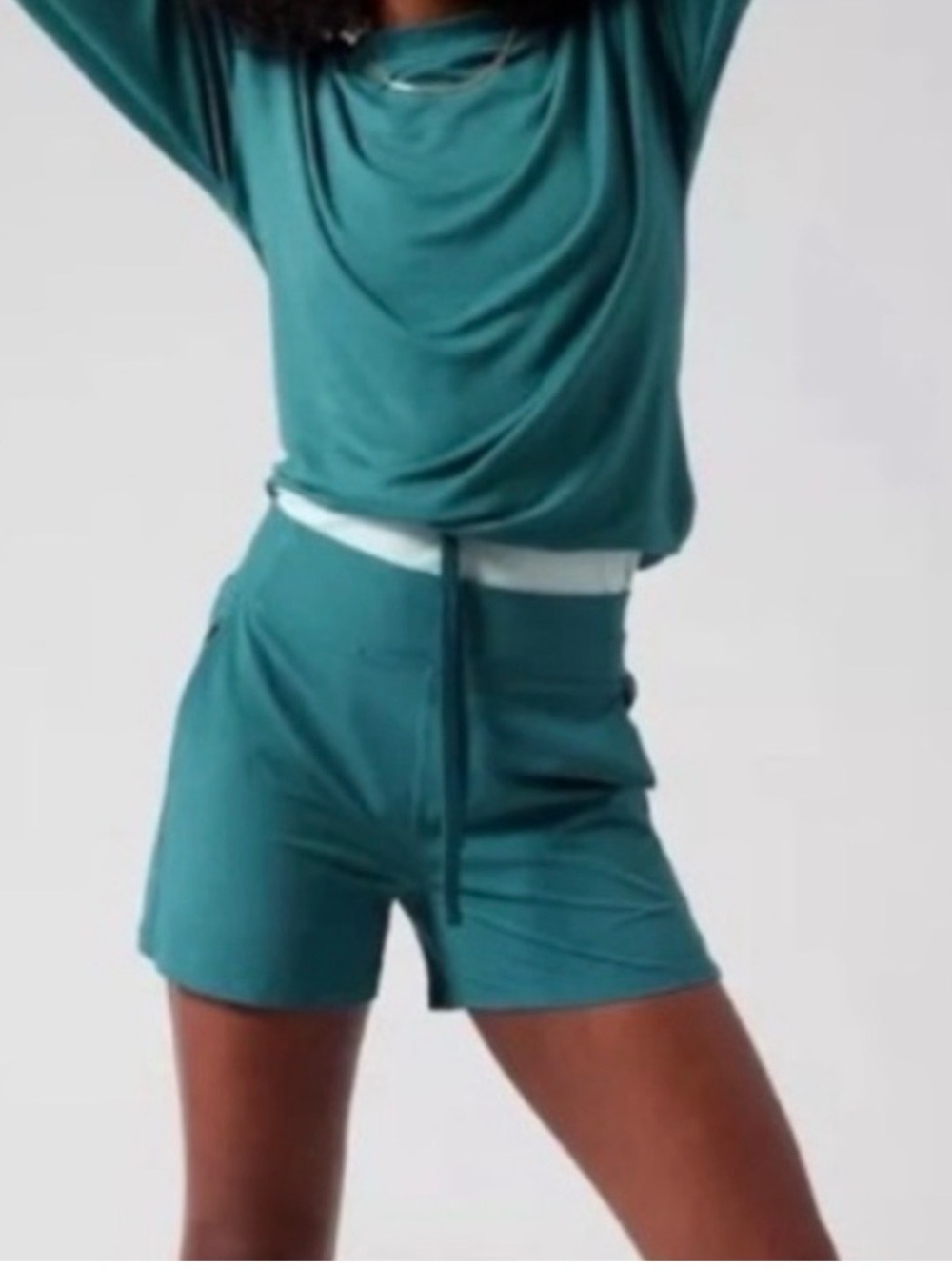 Athleta Brooklyn Mid-rise 4” inseam. Shorts, multiple sizes, Teal Sz 18 - Picture 2 of 11